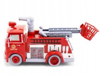DUŻY WÓZ STRAŻACKI STRAŻ WYPUSZCZA BAŃKI JEŹDZI 838