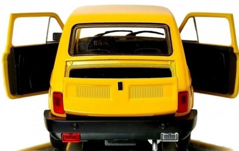 WELLY MALUCH FIAT 126P 1:21 SAMOCHÓD KOLEKCJONERSKI ŻÓŁ