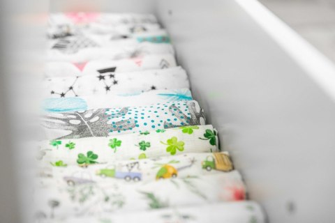 PIELUCHA MUŚLINOWA 70X80 CM SZARY GŁADKI