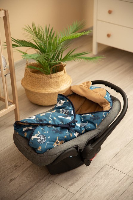 OTULACZ DO FOTELIKA VELVET MISIE KARMELOWY