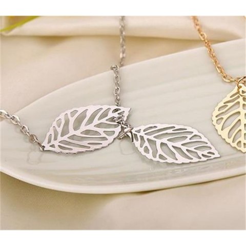 NASZYJNIK DELIKATNY CELEBRYTKA LISTKI SREBRO N122S