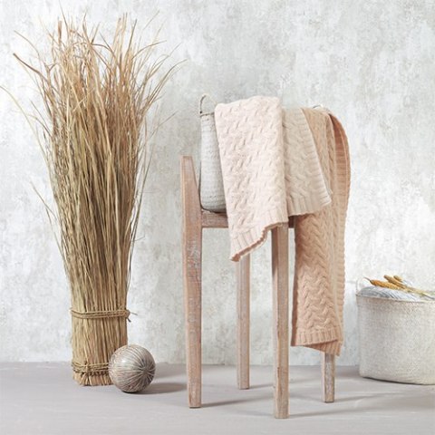 1648/01 KOC Z WEŁNY MERINO JASNY BEŻ