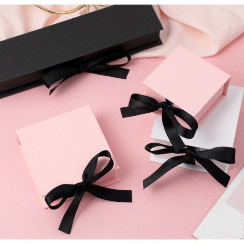 PUDEŁKO OZDOBNE na zestaw BIŻUTERII 7 x 7 x 3,5 cm PDOZ25R