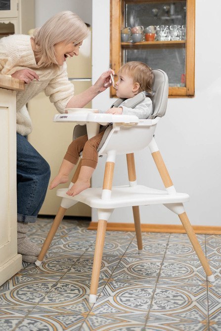 KRZESEŁKO DO KARMIENIA TUVA PINK