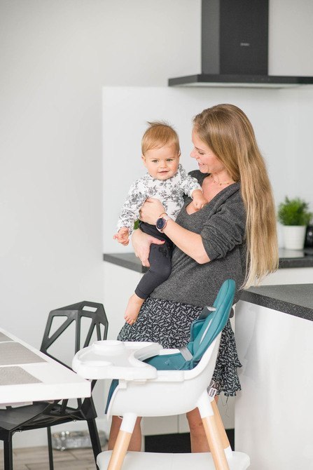 KRZESEŁKO DO KARMIENIA TUVA PINK