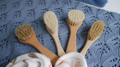 5369 SZCZOTKA DO WŁOSÓW DREWNIANA SZCZECINA DUŻA BOC0536